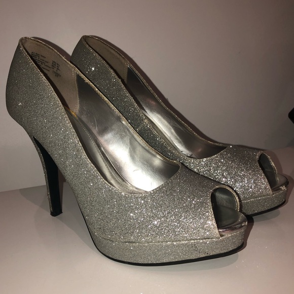 Sparkly heels - Picture 1 of 2